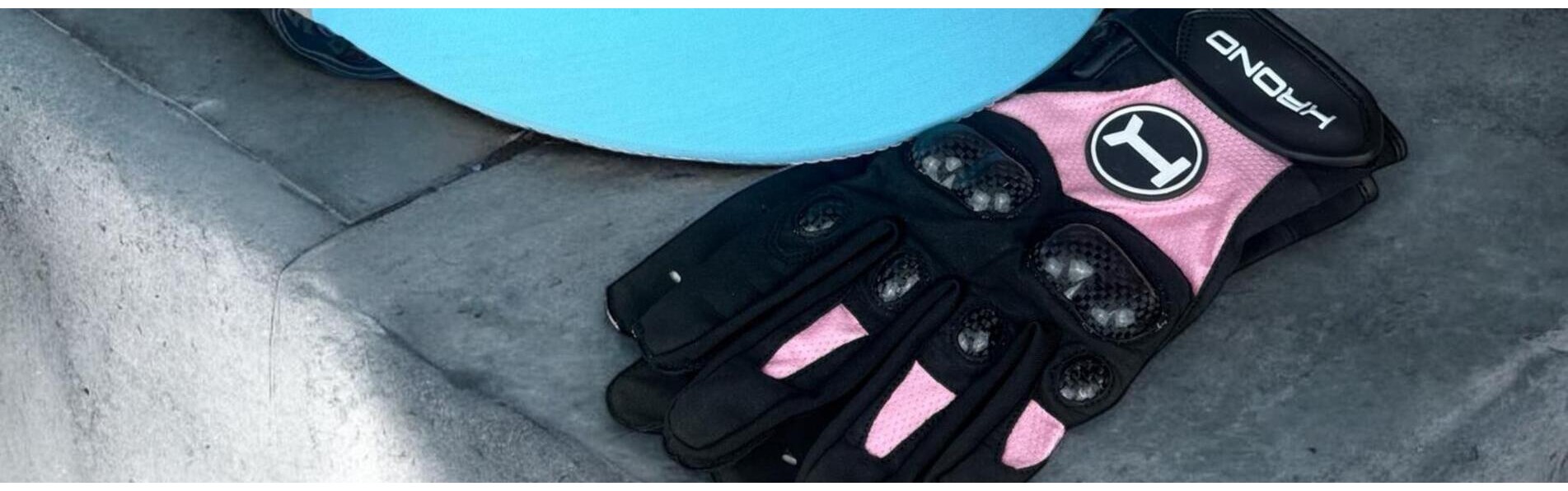 https://www.kronopolo.com/image/cache/catalog/Blog%20Banners/pink%20carbon%20polo%20gloves-1903x596.jpg