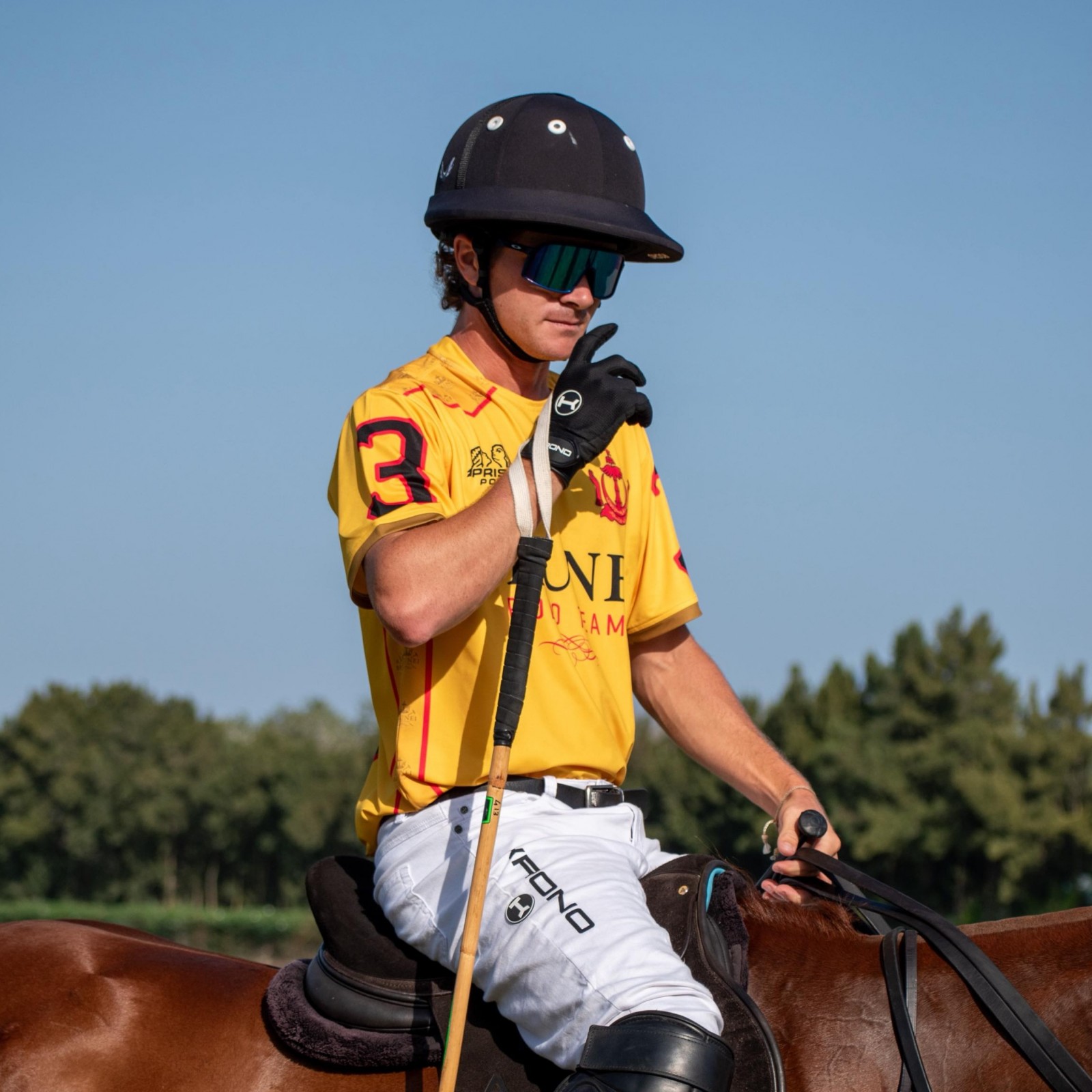 HIGH GOAL RIGHT-HAND GLOVE HIGH GOAL RIGHT-HAND GLOVE