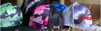 CAPS: THE LAST TOUCH THAT GIVES THE STYLE CAPS: THE LAST TOUCH THAT GIVES THE STYLE