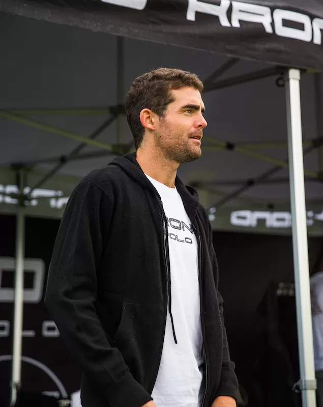 TEAM EQUIPMENT BANNER